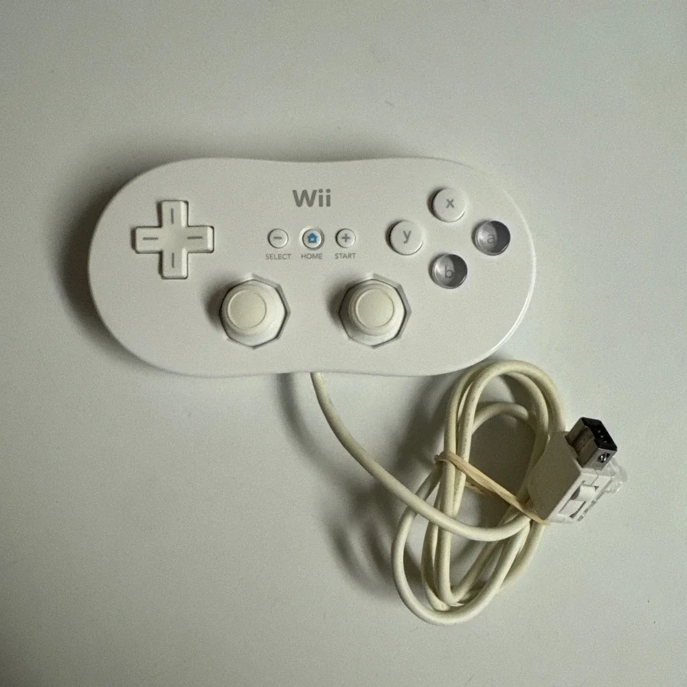 Nintendo Wii Classic Controller White RVL-005 Video Game Gamepad Accessory